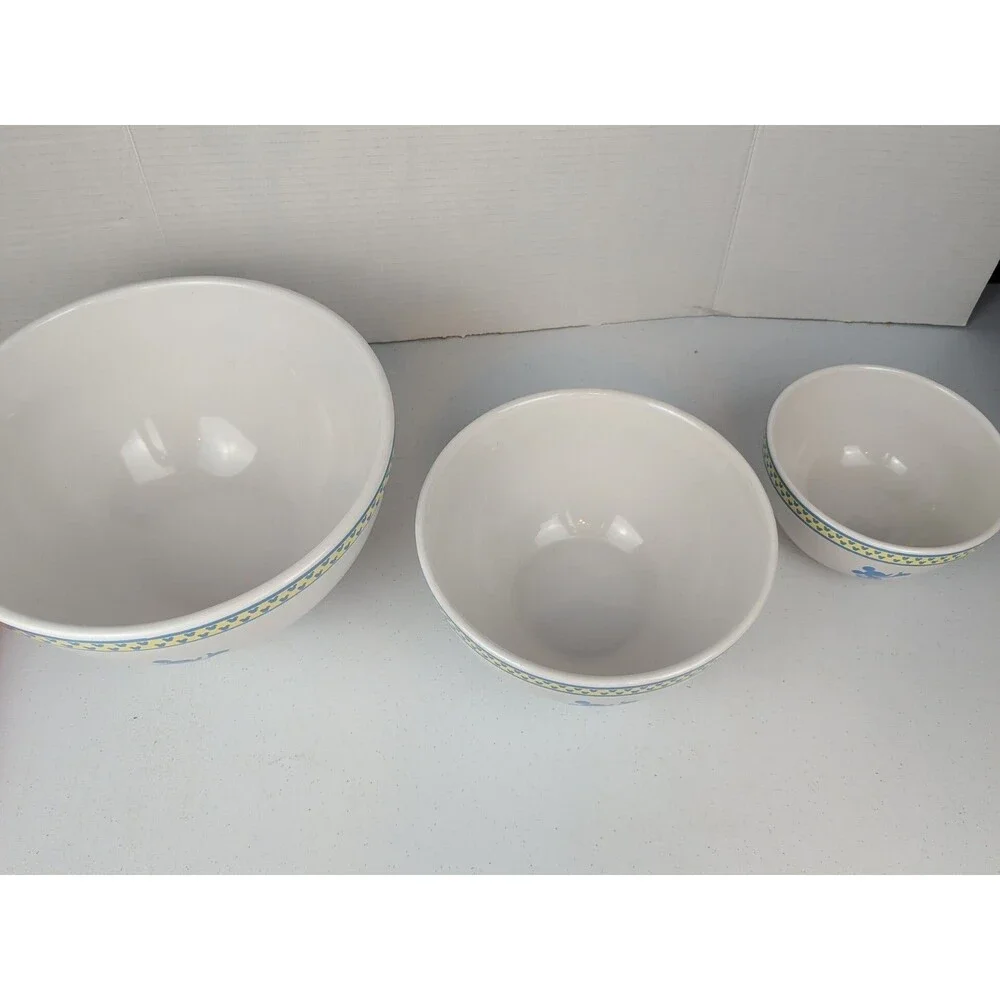 Nesting MIXING BOWLS Large is 11x6